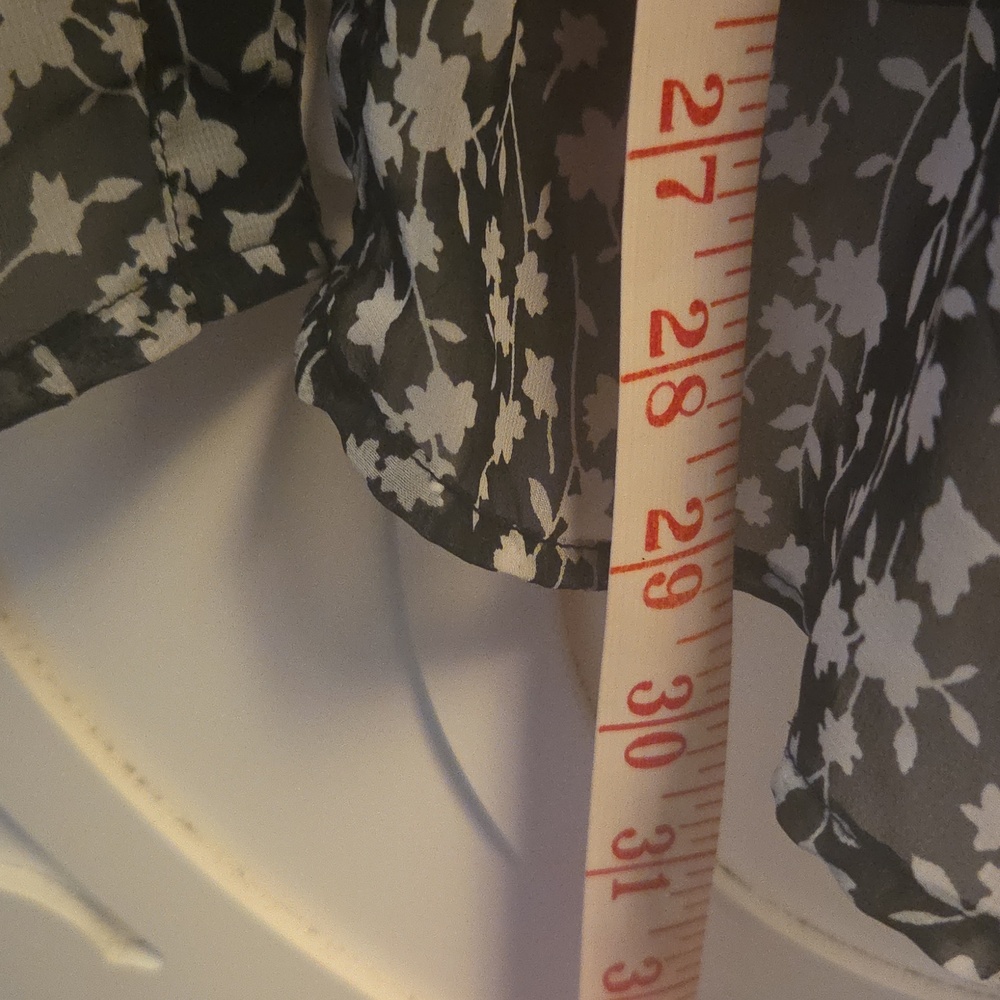 Sheer Floral V-Neck Long-Sleeve Blouse - Black/White - XXL - Picture 7 of 9